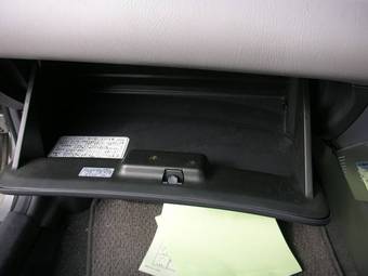 2003 Nissan Wingroad Pictures