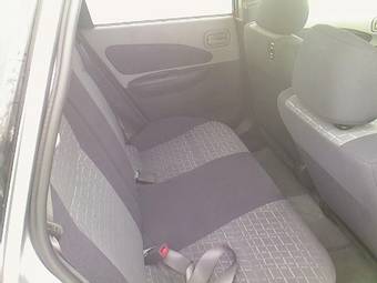 2003 Nissan Wingroad Photos