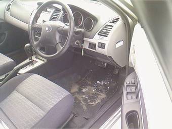 2003 Nissan Wingroad Pictures