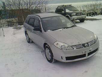 2003 Nissan Wingroad Photos