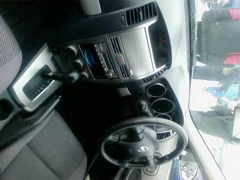 2003 Nissan Wingroad Photos