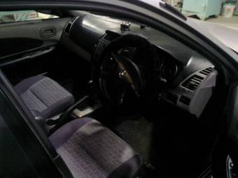 2003 Nissan Wingroad Pictures