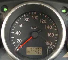2003 Nissan Wingroad Photos