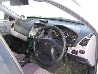 2003 Nissan Wingroad Photos