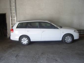 2003 Nissan Wingroad Pictures