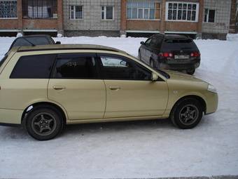 2003 Nissan Wingroad Images