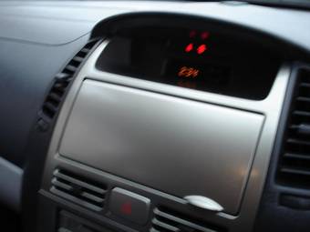 2003 Nissan Wingroad Photos