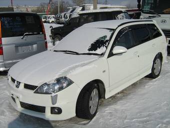 2003 Nissan Wingroad Wallpapers