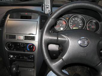 2003 Nissan Wingroad Photos