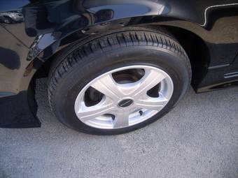 2003 Nissan Wingroad Photos