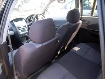 2003 Nissan Wingroad Pictures