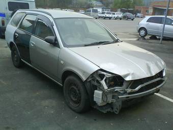 2003 Nissan Wingroad Photos