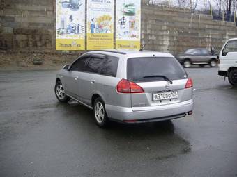 2003 Nissan Wingroad Photos