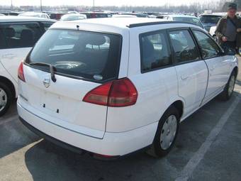 2003 Nissan Wingroad Photos