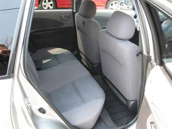 2003 Nissan Wingroad Photos