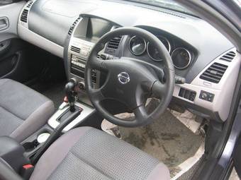 2003 Nissan Wingroad Photos