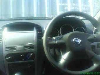 2003 Nissan Wingroad Photos