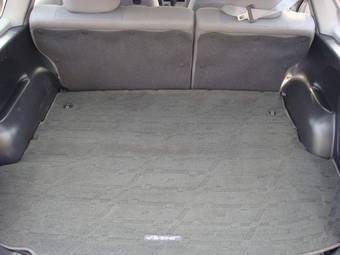2003 Nissan Wingroad Photos