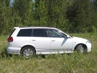 2003 Nissan Wingroad Photos
