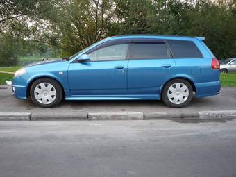 2003 Nissan Wingroad Photos
