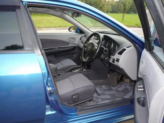 2003 Nissan Wingroad Images