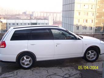 2003 Nissan Wingroad Photos