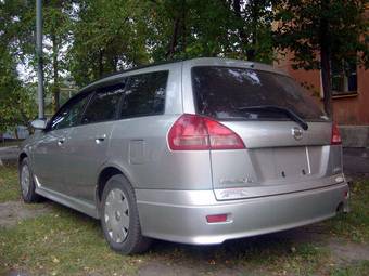 2003 Nissan Wingroad Photos