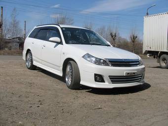 2003 Nissan Wingroad Photos