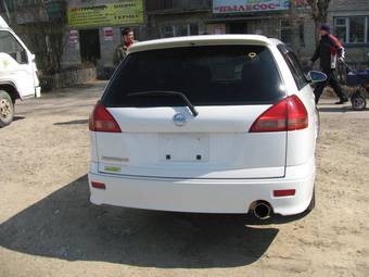 2003 Nissan Wingroad Photos