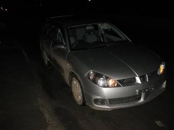 2003 Nissan Wingroad Pictures