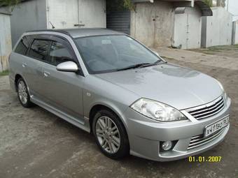 2003 Nissan Wingroad Photos