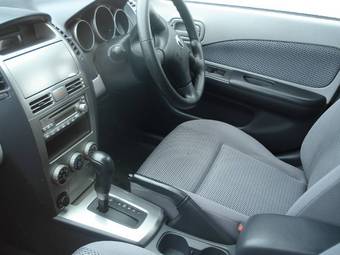 2003 Nissan Wingroad Pictures