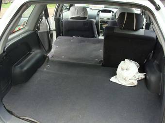 2003 Nissan Wingroad Pictures