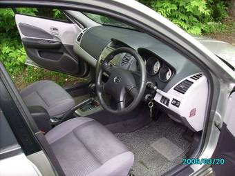 2003 Nissan Wingroad Photos