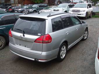 2003 Nissan Wingroad Photos