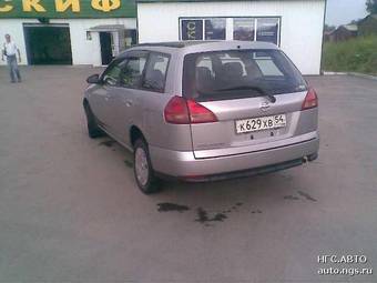 2003 Nissan Wingroad Photos