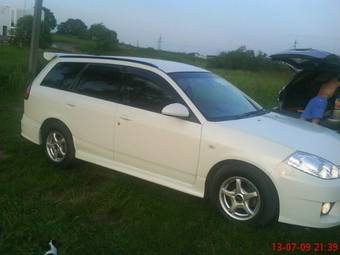 2003 Nissan Wingroad Pictures