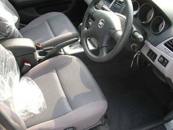 2003 Nissan Wingroad Images