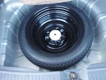 2003 Nissan Wingroad Pictures