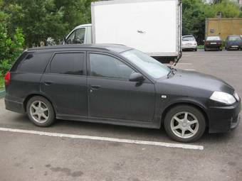 2003 Nissan Wingroad Photos
