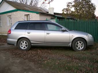 2003 Nissan Wingroad Photos