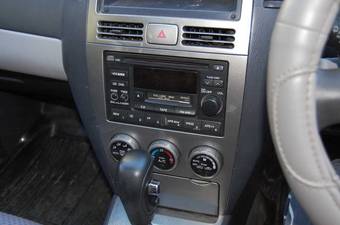 2003 Nissan Wingroad Photos