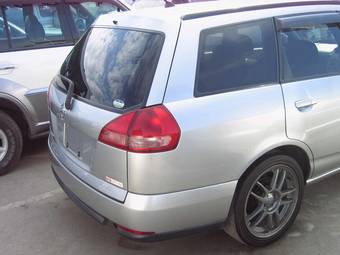 2003 Nissan Wingroad Photos