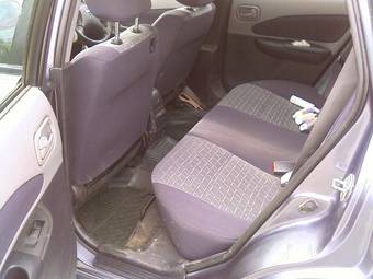 2003 Nissan Wingroad Photos