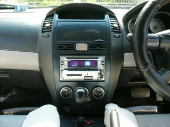 2003 Nissan Wingroad Photos