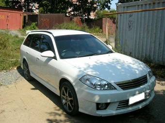 2003 Nissan Wingroad Images