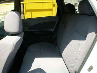 2004 Nissan Wingroad Photos