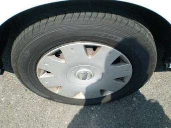 2004 Nissan Wingroad Photos