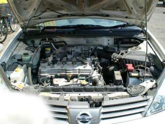 2004 Nissan Wingroad Photos