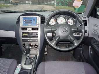 2004 Nissan Wingroad Photos